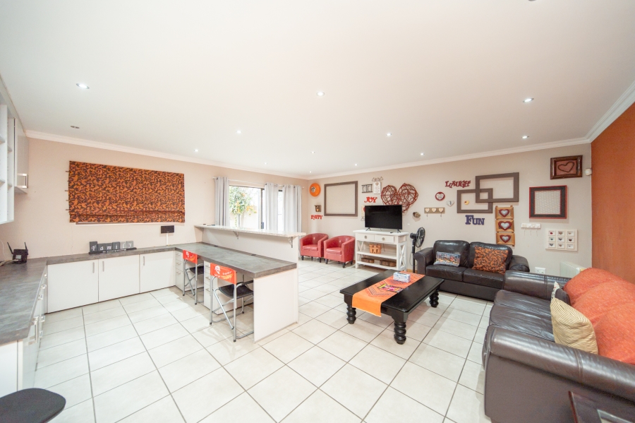 9 Bedroom Property for Sale in Nahoon Eastern Cape